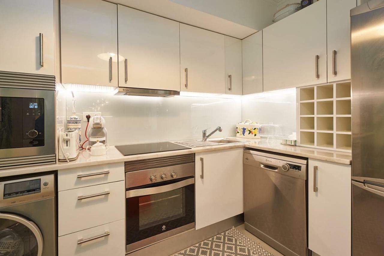 Luxurious Triplex Near The Beach In Estoril Appartement Buitenkant foto